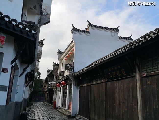 解锁吉鹿力问答社区,探索中年裸辞明智吗?你能接受中年裸辞吗?的乐趣!